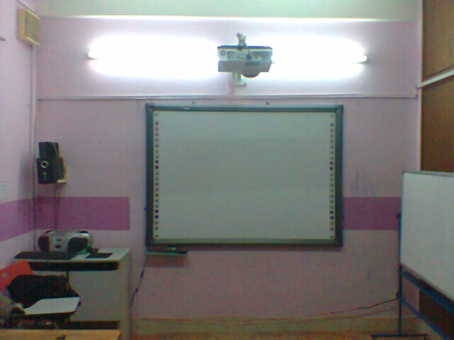 Công Trình Cung Cấp lắp Đặt Bảng Tác Thông Minh và Máy chiếu gần